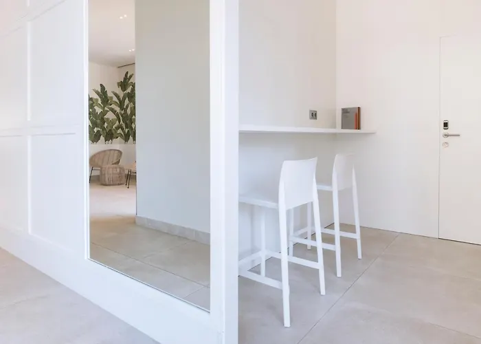 Cye Apartment *